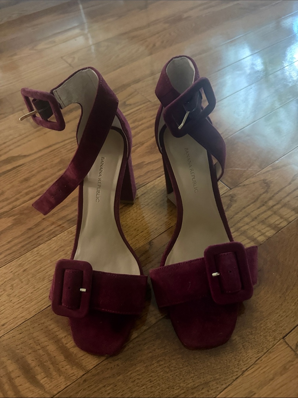 Banana Republic Women's Wine Suede Block Heel Sandals